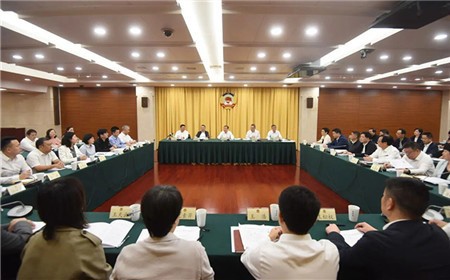 省政協(xié)舉行民生協(xié)商會(huì) 圍繞創(chuàng)新鄉(xiāng)村運(yùn)營(yíng)模式協(xié)商議政 廉毅敏主持